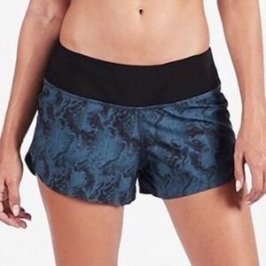 Vuori Omni Performance 2” Blue Mid-rise Large Woman’s shorts